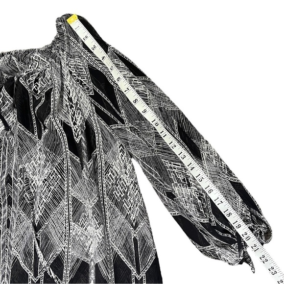 BCBGMaxazria Split Sleeve Layered Print Blouse sz S - Picture 9 of 13